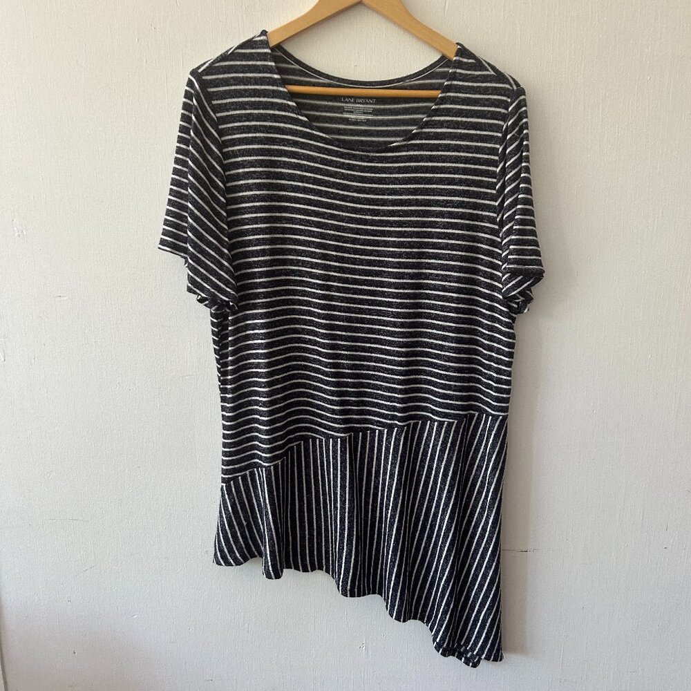 Lane Bryant Short Sleeve‎ Knit Top Womens 14/16 Blue Striped Asymmetrical Hem